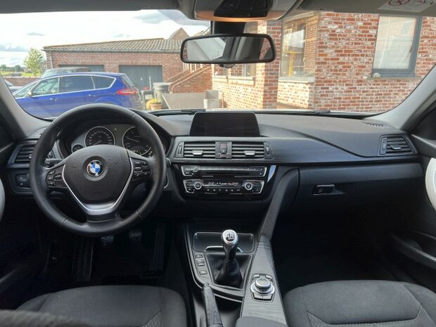 Bmw 318d touring "GARANTIE" Led/Navi/camera/euro6/pdc/2016