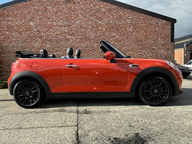 Mini One 1.5i Cabrio"Full-option"Virtualcockpit/70000Km/2021